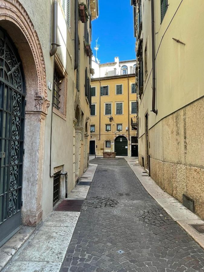 Magnolia Home - Piazza Delle Erbe Verona Exterior foto