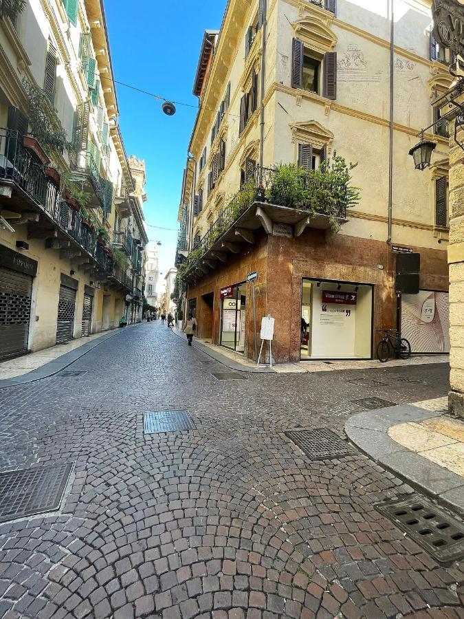 Magnolia Home - Piazza Delle Erbe Verona Exterior foto